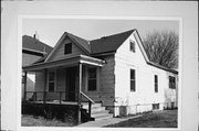 1515 WISCONSIN AVE, a Side Gabled house, built in Beloit, Wisconsin in 1916.