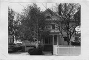 844 PROSPECT PL, a Colonial Revival/Georgian Revival house, built in Madison, Wisconsin in 1901.