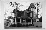 349 S 1ST ST, a Queen Anne house, built in Evansville, Wisconsin in 1885.