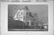 443 S 1ST ST, a Queen Anne house, built in Evansville, Wisconsin in 1910.