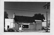 832 S PARK ST, a Side Gabled gas station/service station, built in Madison, Wisconsin in 1931.