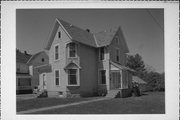 26 GARFIELD AVE, a Queen Anne house, built in Evansville, Wisconsin in 1895.