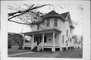 125 GROVE ST, a Queen Anne house, built in Evansville, Wisconsin in 1912.