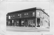 1201-1205 WILLIAMSON ST, a Commercial Vernacular grocery store/supermarket, built in Madison, Wisconsin in 1911.
