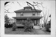 255 E MAIN ST, a American Foursquare house, built in Evansville, Wisconsin in 1913.