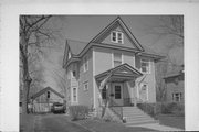 38 W MAIN ST, a Queen Anne house, built in Evansville, Wisconsin in 1901.