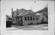 942 BENTON AVE, a Bungalow house, built in Janesville, Wisconsin in 1919.