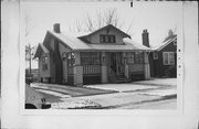 950 BENTON AVE, a Bungalow house, built in Janesville, Wisconsin in 1919.