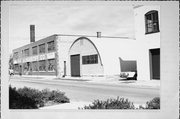 112 E CENTERWAY, a Astylistic Utilitarian Building industrial bldg/manufacturing facility, built in Janesville, Wisconsin in 1927.