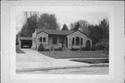 1129 COLUMBUS CIR, a Spanish/Mediterranean Styles house, built in Janesville, Wisconsin in 1927.