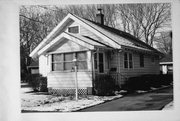 1143 COLUMBUS CIR, a Bungalow house, built in Janesville, Wisconsin in 1926.