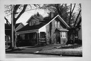 910 GLEN ST, a Bungalow house, built in Janesville, Wisconsin in 2003.