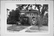 430 N JACKSON ST, a Prairie School house, built in Janesville, Wisconsin in 1915.