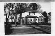 424 W MAIN ST, a Craftsman house, built in Stoughton, Wisconsin in 1922.