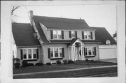 312 JEFFERSON AVE, a Colonial Revival/Georgian Revival house, built in Janesville, Wisconsin in 1923.