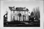 915 E MILWAUKEE ST, a Colonial Revival/Georgian Revival house, built in Janesville, Wisconsin in 2003.