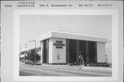 100 W MILWAUKEE ST, a Contemporary bank/financial institution, built in Janesville, Wisconsin in 1912.