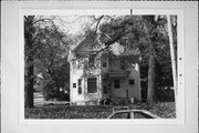 303 OAKLAND AVE, a Queen Anne house, built in Janesville, Wisconsin in 1899.