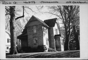 1018 OAKLAND AVE, a Queen Anne house, built in Janesville, Wisconsin in 1891.