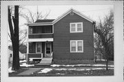 413 S WASHINGTON ST, a Gabled Ell house, built in Janesville, Wisconsin in 1900.