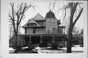 5 S JOHN PAUL RD, a Queen Anne house, built in Milton, Wisconsin in 1911.