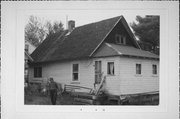 A DIRT RD A DIRT RD, a Front Gabled house, built in South Fork, Wisconsin in 1917.
