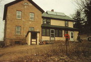 E10335 LUCK RD; SPRECHER RD, EAST SIDE, .2 MILE NORTH OF VON WALD RD, a Gabled Ell house, built in Prairie du Sac, Wisconsin in 1870.