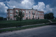 547 N PARK ST, a Colonial Revival/Georgian Revival hospital, built in Reedsburg, Wisconsin in 1932.