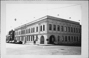 101 3RD AVE, a Neoclassical/Beaux Arts bank/financial institution, built in Baraboo, Wisconsin in 1867.