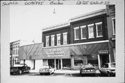 121 WALNUT ST, a Commercial Vernacular grocery store/supermarket, built in Baraboo, Wisconsin in 1905.