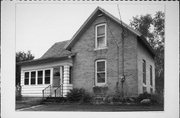 326 PALISADE ST, a Gabled Ell house, built in Merrimac, Wisconsin in 1899.