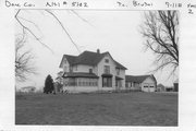 1934 COUNTY HIGHWAY V, a Queen Anne house, built in Bristol, Wisconsin in .