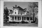 125 S FRANKLIN ST, a Queen Anne house, built in Shawano, Wisconsin in 1903.