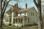 904 6TH ST, a Queen Anne house, built in Hudson, Wisconsin in 1885.