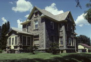 427 ST CROIX ST, a Queen Anne house, built in Hudson, Wisconsin in 1902.