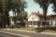 811-813 VINE ST, a Gabled Ell house, built in Hudson, Wisconsin in 1860.