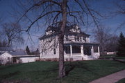 415 E 2ND ST, a Colonial Revival/Georgian Revival house, built in New Richmond, Wisconsin in 1907.