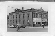 195 E MAIN ST, a Italianate small retail building, built in Stoughton, Wisconsin in 1889.