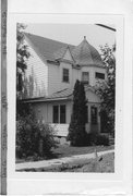 316 S MADISON ST, a Queen Anne house, built in Stoughton, Wisconsin in 1900.