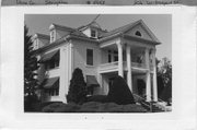 206 W PROSPECT ST, a Colonial Revival/Georgian Revival house, built in Stoughton, Wisconsin in 1904.
