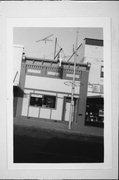 121 S KNOWLES AVE, a Commercial Vernacular restaurant, built in New Richmond, Wisconsin in 1906.