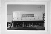 127 S KNOWLES AVE, a Commercial Vernacular large retail building, built in New Richmond, Wisconsin in 1918.