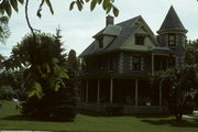 321 REED ST, a Queen Anne house, built in Plymouth, Wisconsin in 1910.