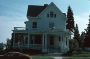 503 Ontario Ave, a Colonial Revival/Georgian Revival house, built in Sheboygan, Wisconsin in 1900.