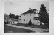 CA. N6700 MEADOWLARK RD, a American Foursquare house, built in Sheboygan Falls, Wisconsin in 1913.