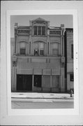 817 New York Ave, a Italianate small retail building, built in Sheboygan, Wisconsin in 1887.