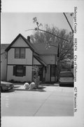 427, 427A WISCONSIN ST, a Queen Anne house, built in Sheboygan, Wisconsin in 1884.
