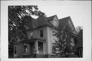 512 WISCONSIN AVE, a Colonial Revival/Georgian Revival house, built in Sheboygan, Wisconsin in 1890.
