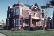 524 W RIDGE AVE, a Queen Anne house, built in Galesville, Wisconsin in 1914.