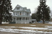 806 W GALE AVE, a Queen Anne house, built in Galesville, Wisconsin in 1913.